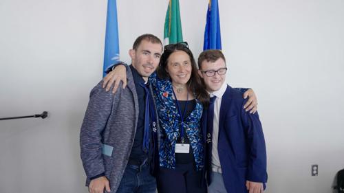 Al side event “Il cambiamento di prospettiva: vedere le potenzialità e non i limiti anche attraverso le attività ricreative e sportive”. Da sinistra: l’atleta Federico Correzzola, il ministro Locatelli e l’atleta Alessandro Brivio