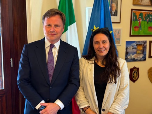 Il Ministro Locatelli e l’ambasciatore del Regno Unito in Italia, Stephen Hickey